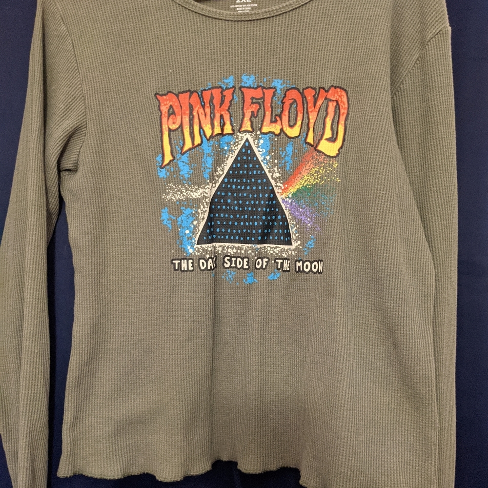 Green long sleeve pink floyd shirt